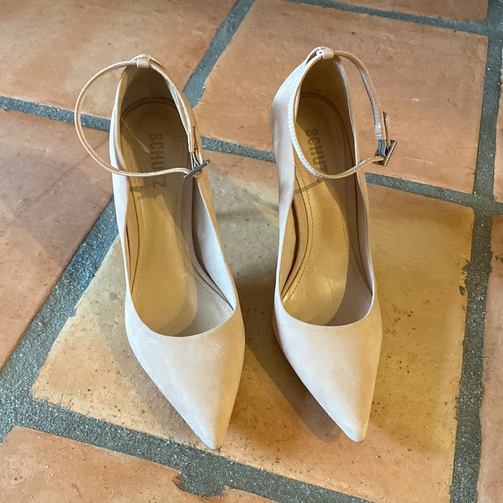 Nude suede leather pumps by Schutz in size 8B. Worn 1 time! SCHUTZ